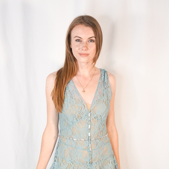 VERA WANG Lavender Label Seafoam Lace Beaded Dress - Picture 6 of 8